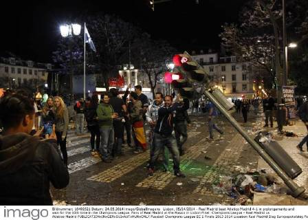 Fussball, Champions League Finale, Real Madrid Fans feiern den Sieg in Lissabon