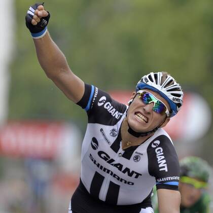 Cycling, Tour de France, Marcel Kittel wins the sprint on the Champs Elysees