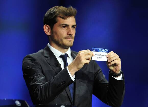 Fussball, Champions League Auslosung, Iker Casillas als Losfee