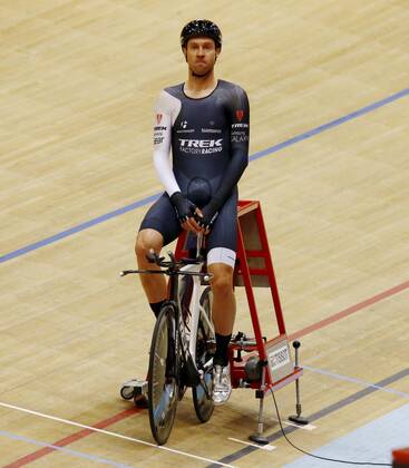 Cycling, Jens Voigt sets new hour world record