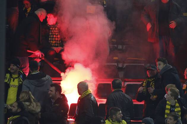 Fussball, Champions League, Spielunterbrechung bei Borussia Dortmund - Galatasaray Istanbul 4
