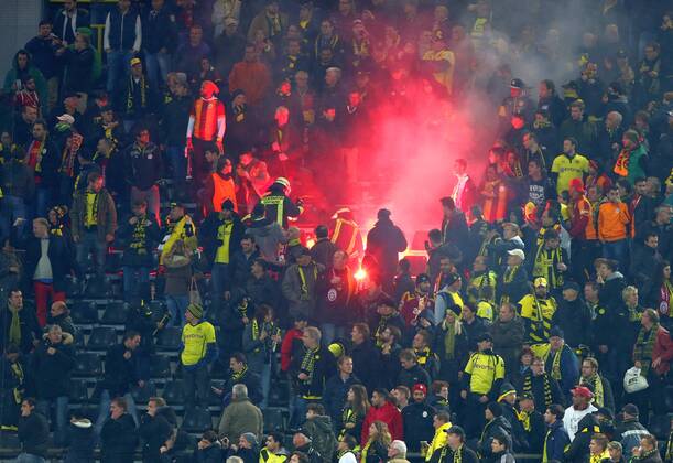 Fussball, Champions League, Spielunterbrechung bei Borussia Dortmund - Galatasaray Istanbul 5