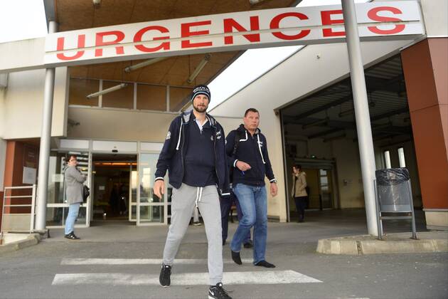 Cycling, Paris-Nice, Tom Boonen leaves hospital with broken collarbone
