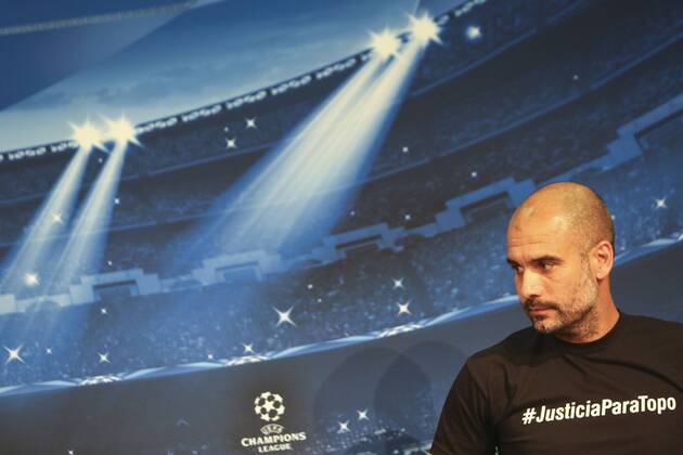 Fußball, Champions League, Guardiola trägt auf PK T-Shirt für toten Journalisten Jorge Topo Lopez