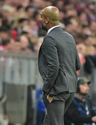 Fußball, Champions League, Hose von Pep Guardiola gerissen