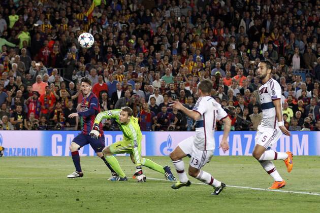 Fußball, Champions League, Halbfinale, Lionel Messi und Neymar schießen Bayern München ab