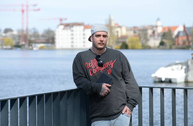 Football, 2. BL, photo shoot with Daniel Rensing, who wants to finance a film about Union Berlin via crowdfunding