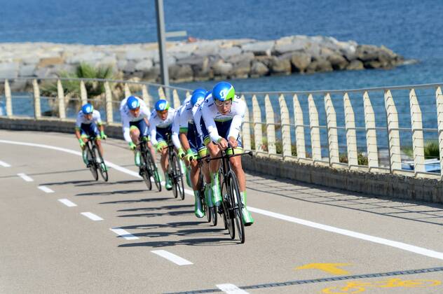 Cycling, Giro d Italia, Orica GreenEdge wins 1st stage, Simon Gerrans in pink