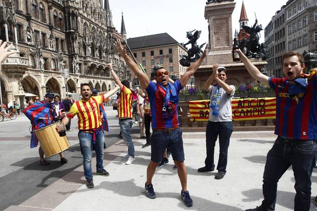 Fußball, Champions League, Fans des FC Barcelona vor dem Spiel in München