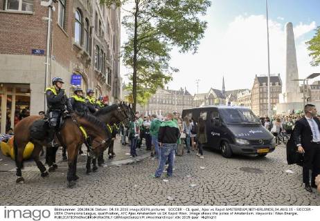 Fußball, Champions League Qualifikation, Rapid Wien Fans in der Innenstadt von Amsterdam