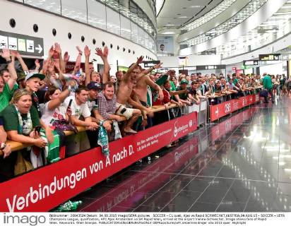 Fußball, Champions League Qualifikation, Rückkehr Rapid Wien nach dem Sieg bei Ajax Amsterdam
