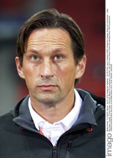 Fußball, Champions League, Bayer Leverkusen - BATE Baryssau, Roger Schmidt vor Spielbeginn