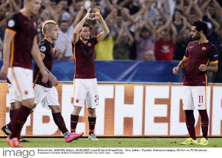 Fußball, Champions League, Alessandro Florenzi trifft gegen Barcelona von der Mittellinie