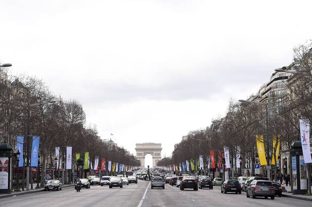 Olympics 2024, Citydressing in Paris with the new logo for the Olympic bid