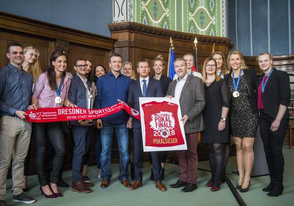 Volleyball, Minister President Michael Kretschmer honours cup winners Dresdner SC