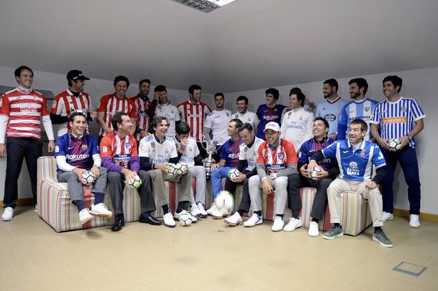 Golf, photo opportunity in football jerseys before the start of the Spanish Open