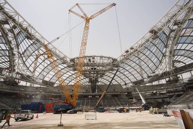 WM in Katar, Tödlicher Sturz eines Arbeiters bei Bau des Al Wakrah Stadions - Archivbilder