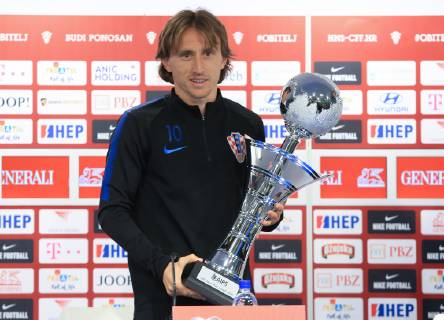 Fußball, Luca Modric empfängt AIPS Sport Media Award