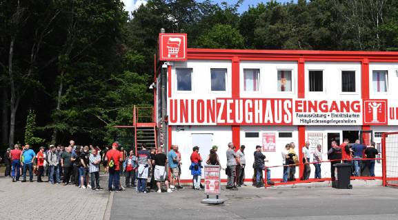 Football, 1. FC Union Berlin: Die Eisernen advance to the 1. Bundesliga