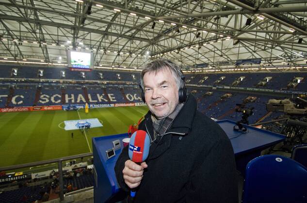 Fußball, Kult-Kommentator Manfred Breuckmann kehrt für Schalke-Spiel ans Mikrofon zurück, Archivbilder