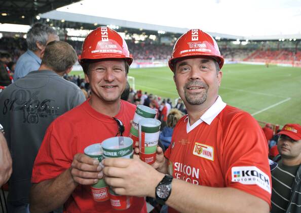 1. FC Union Berlin, the special club - fans help with the stadium reconstruction