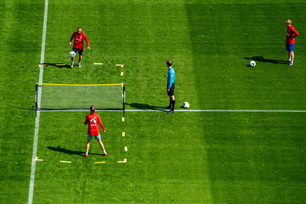 Football, Norwegian national team competes in football tennis tournament