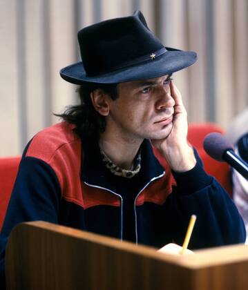 Sänger Udo Lindenberg (GER) nachdenklich auf einer Pressekonferenz zu seinem Konzert im Palast der Republik in Berlin