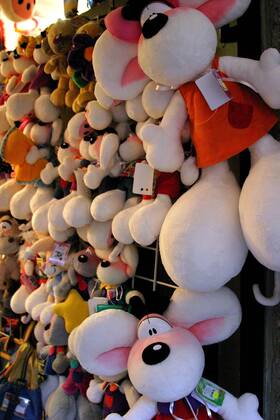 Diddl-Kuscheltiere in einem Spielzeugwarengeschäft in Monaco