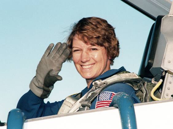 Astronautin Eileen Collins (USA) in Cape Canaveral -  - KSC99071601