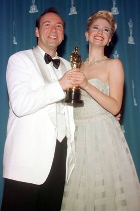 OSCARS. Bester Nebendarsteller. Preisträger 1991-2000 Preisträger Kevin Spacey (USA Schauspieler) und Preisträgerin Mira Sorvino (USA Schauspielerin) anlässlich der - 68th Annual Academy Awards - in Los Angeles -  LAP96032535