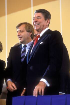 Präsident Ronald Reagan (re., USA) und Eberhard Diepgen (GER CDU Regierender Bürgermeister Berlin) anlässlich des 750. Jahrestages Berlins in Berlin