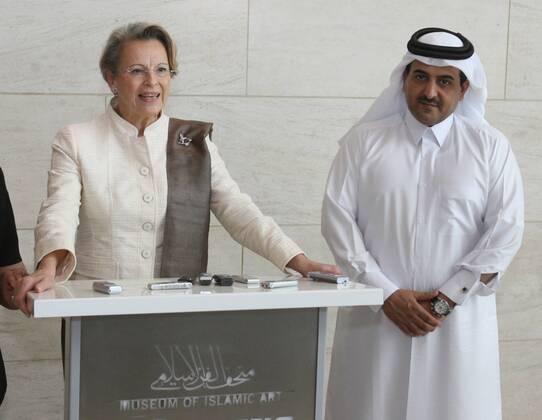 (091207) -- DOHA, Dec. 7, 2009 (Xinhua) -- French Justice Minister Michele Alliot-Marie(L) speaks as Dr. Ali bin Fetais Al-Marri, Attorney General of the State of Qatar, looks on in a press conference at the Museum of Islamic Art, Doha, Qatar, on Dec. 6, 2009. (Xinhua Maneesh Bakshi) (clq) (2)QATAR-DOHA-FRANCE-VISIT 