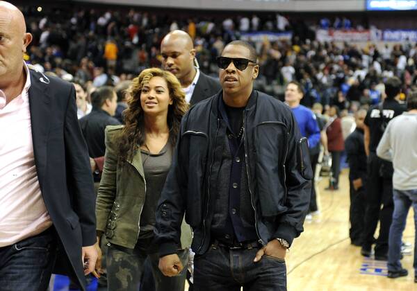 Feb. 24, 2010: Hip-Hop artist Jay-Z and R&B singer Beyonce Knowles leave after an NBA game between the Los Angeles Lakers and the Dallas Mavericks at the American Airlines Center in Dallas, TX Dallas defeated Los Angeles 101-96 Dallas United States - ZUMAcp2