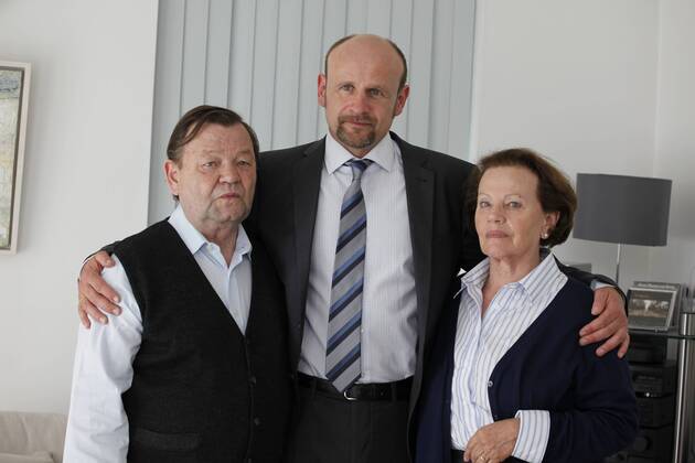 Kleinmachnow, Pressetermin am Set von Vertraute fremde Heimat - V.l.n.r.: Ernst Georg Schwill, Oliver Stokowski, Gudrun Ritter