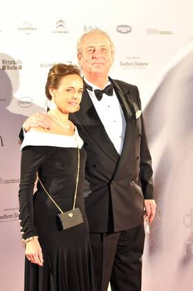 Deutscher Nachhaltigkeitspreis in Düsseldorf - Julius Eduard Ernst August Prinz von Anhalt mit Ehefrau Corinna zu Gast bei der Gala