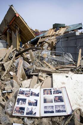(110314) -- OFUNATO, March 14, 2011 (Xinhua) -- Photo taken on March 14, 2011 shows the ruins in Ofunato city of Japan s northeastern Iwate Prefecture. (Xinhua Lui Siu Wai) (zyw) JAPAN-OFUNATO-QUAKE