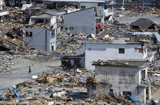 (110314) -- OFUNATO, March 14, 2011 (Xinhua) -- Photo taken on March 14, 2011 shows the ruins in Ofunato city of Japan s northeastern Iwate Prefecture. (Xinhua Lui Siu Wai) (zyw) JAPAN-OFUNATO-QUAKE