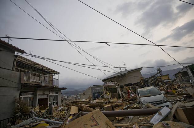 (110315) -- OFUNATO, March 15, 2011 (Xinhua) -- Photo taken on March 15, 2011 shows the ruins in Ofunato city of Japan s northeastern Iwate Prefecture. The deadly tsunami left 206 dead and at least 191 missing according to the death toll released on Tuesday by local government. (Xinhua Lui Siu Wai) (zyw) JAPAN-OFUNATO-QUAKE