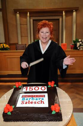 Fernseh Richterin Barbara Salesch startete am 27. September mit ihrem ersten Fall bei SAT1 . Am 20. März 2008 verhandelt sie ihren 1.500 Fall Barbara Salesch ( Fernsehrichterin)