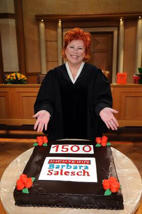 Fernseh Richterin Barbara Salesch startete am 27. September mit ihrem ersten Fall bei SAT1 . Am 20. März 2008 verhandelt sie ihren 1.500 Fall Barbara Salesch ( Fernsehrichterin)