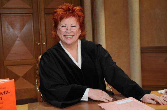 Fernseh Richterin Barbara Salesch startete am 27. September mit ihrem ersten Fall bei SAT1 . Am 20. März 2008 verhandelt sie ihren 1.500 Fall Barbara Salesch ( Fernsehrichterin)