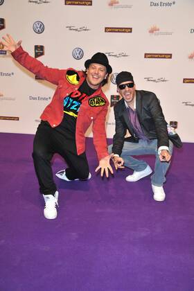 Die Band Die Atzen - Frauenarzt (L) und Manny Marc - bei der Verleihung vom Musikpreis Echo in Berlin am 24.03.2011 Echo Verleihung 2011 