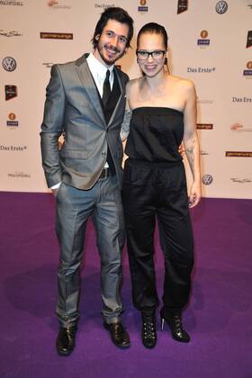 Stefanie Heinzmann mit ihrem Bruder Claudio bei der Verleihung vom Musikpreis Echo in Berlin am 24.03.2011 Echo Verleihung 2011 
