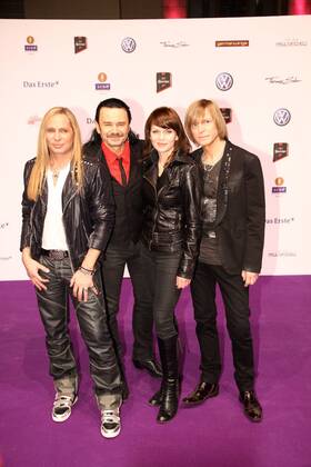 Die Band Silly - L-R: Uwe Hassbecker, Jäcki Reznicek, Sängerin Anna Loos, Rüdiger Barton bei der Verleihung vom Musikpreis Echo in Berlin am 24.03.2011 Echo Verleihung 2011 