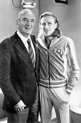 Fred Perry with Bjorn Borg, the year he defeated Jimmy Connors atWimbledon . 16 August 1978 Mono Negative !AUFNAHMEDATUM GESCHÄTZT! UnitedArchives1205411