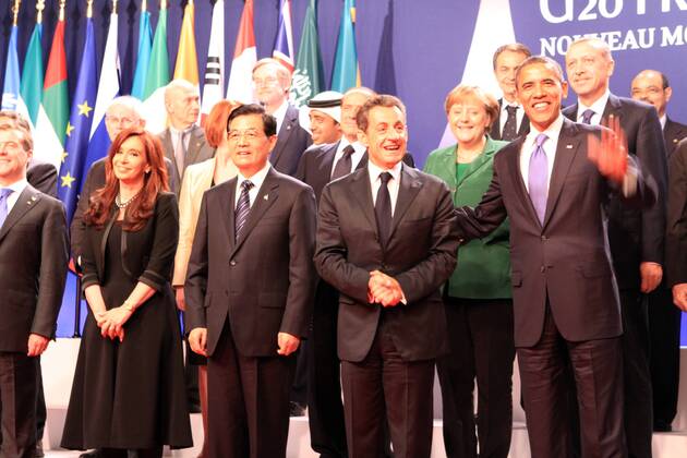 Ministerpräsident Silvio Berlusconi (Italien) - Bundeskanzlerin Angela Merkel (Deutschland) - Premierminister Jose Luis Zapatero (Spanien) - Präsidentin Cristina Fernandez de Kirchner (Argentinien) - Präsident Hu Jintao (China) - Präsident Nicolas Sarkozy (Frankreich) - Präsident Barack Obama (USA) - G20-Gipfel in Cannes. NicolasGavet Panoramic