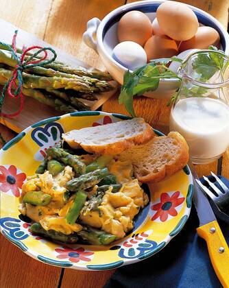  Spargel-Rührei, Frankreich, Rezept gegen Gebühr erhältlich iblgvi02056618