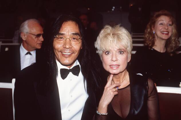Ingrid Steeger mit Ehemann Tom La Blanc 02 94 te Frau Schauspiel Fernsehen TV Theater Film blond kurzhaarig festlich quer halb lächelnd