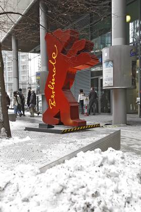 Berlinale 2010, 60. Internationale Filmfestspiele Berlin 60th Berlin International Film Festival, Tag 4 Berlinale Bär