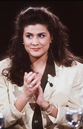 Cecilia Bartoli 05 96 her Oper Gesang Musik Frau dunkelhaarig langhaarig seriös Blazer hoch halb klatschend